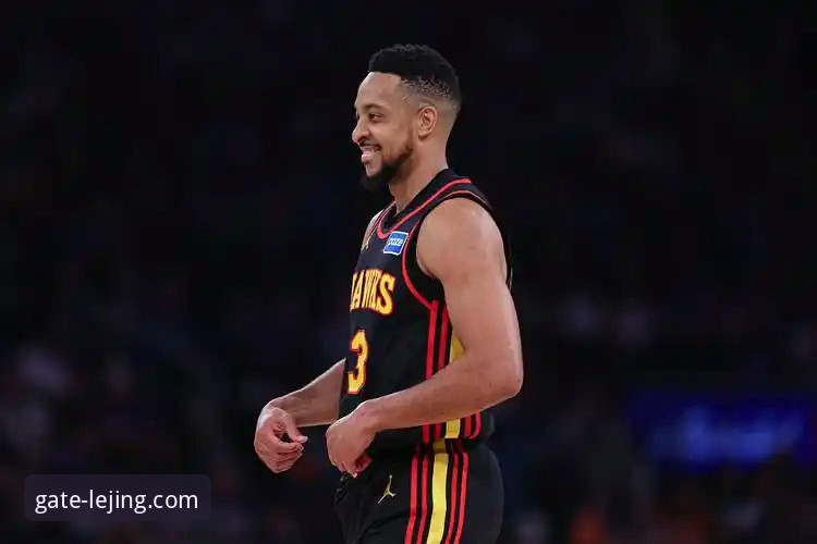 乐竟官方客户端 揭秘NBA交易背后:CJ-麦科勒姆1年2100万续约,老鹰队暗藏什么玄机?